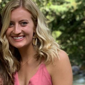 Meet your Posher, Hannah